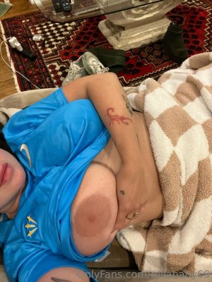 Mila Santos Photo #106