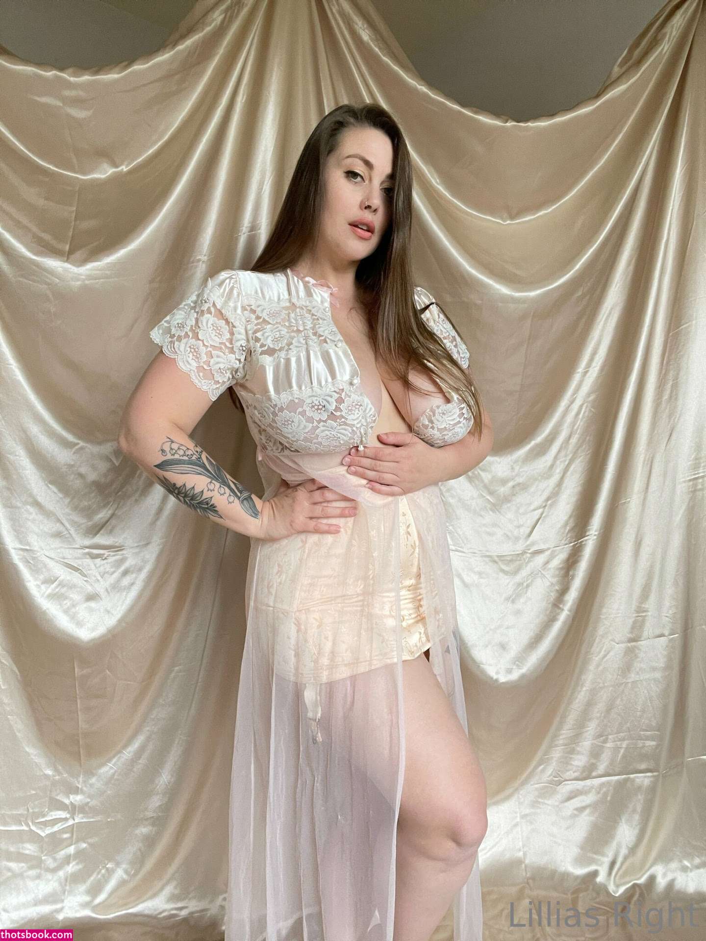 Lillias Right Photo #39