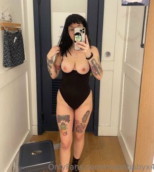 Moonbabyx44 Photo #83