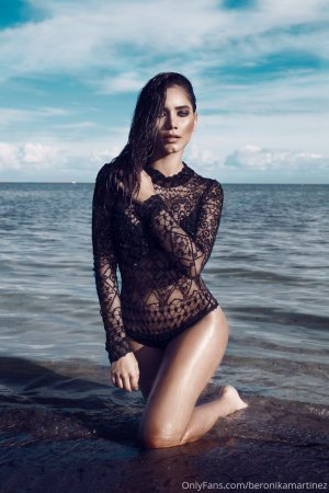 Beronika Martinez Photo #10