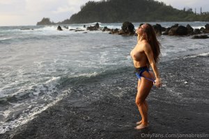 Janna Breslin Photo #40