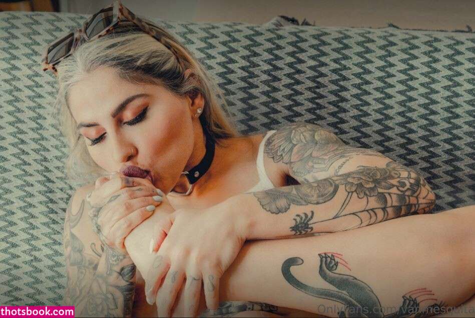 Vanessa Mesquita Photo #9