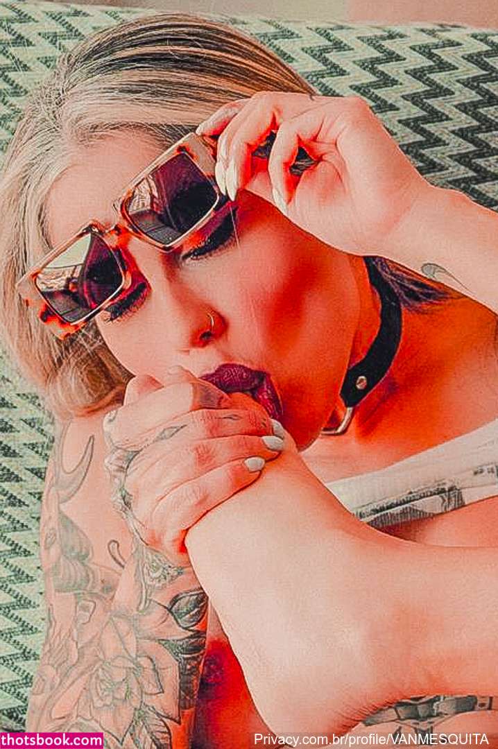 Vanessa Mesquita Photo #24