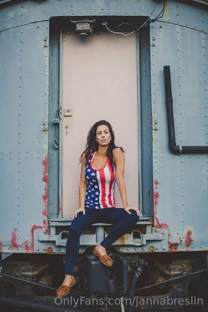 Janna Breslin Photo #64