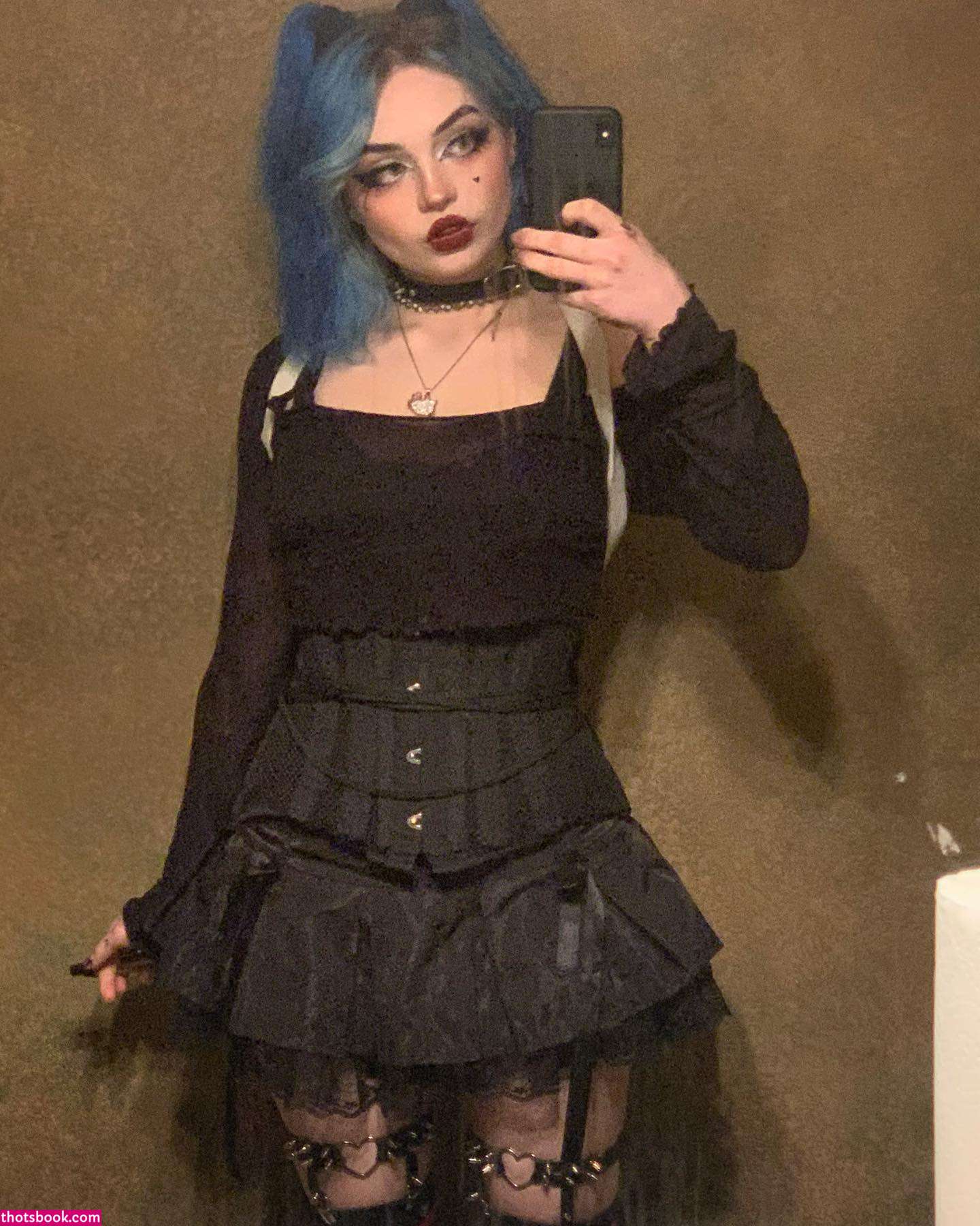 Queennephilim Photo #29