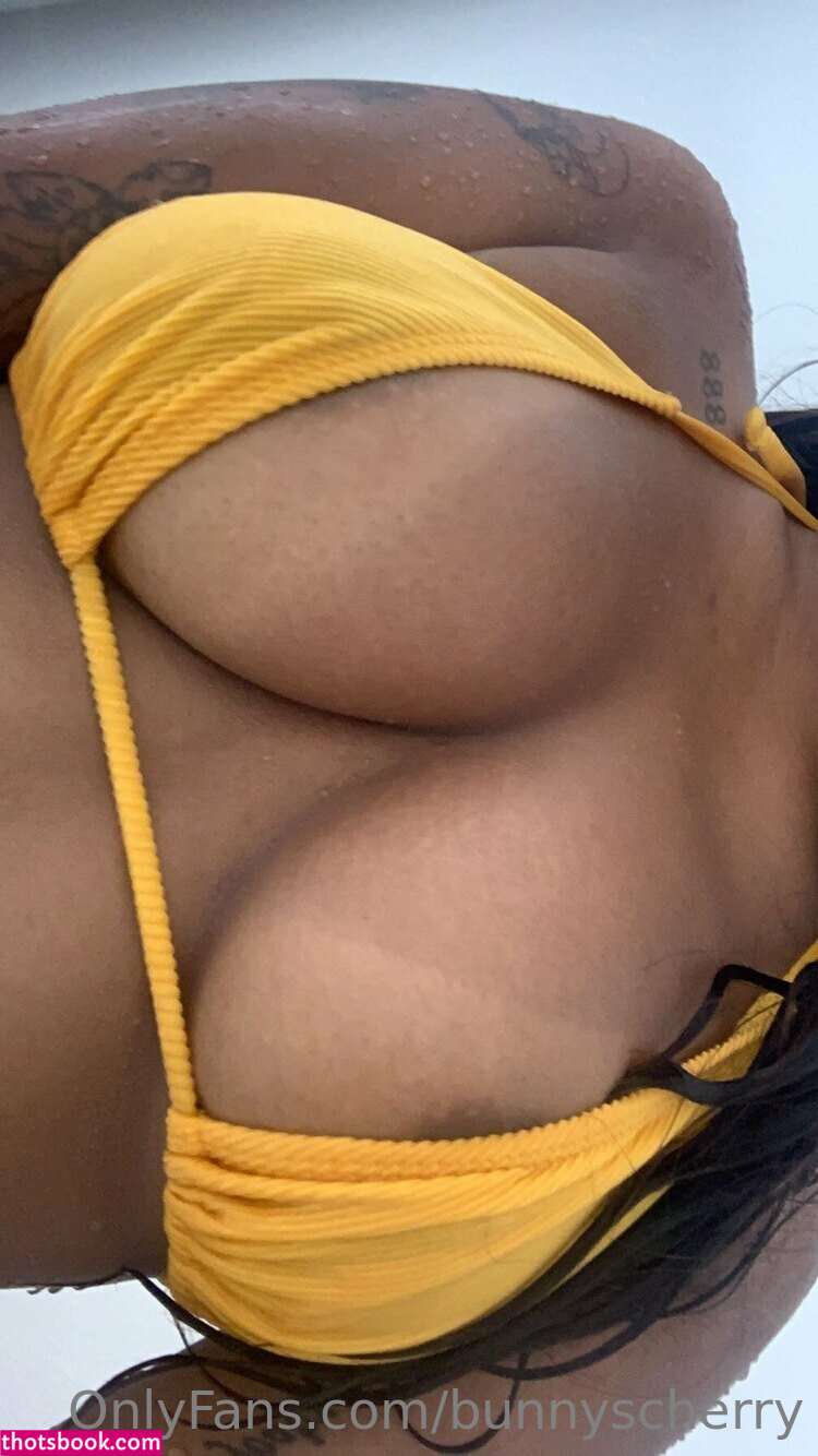 Bunnyscherry Photo #2