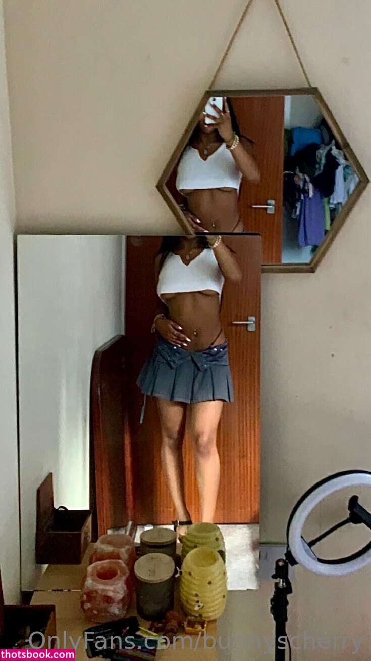 Bunnyscherry Photo #3