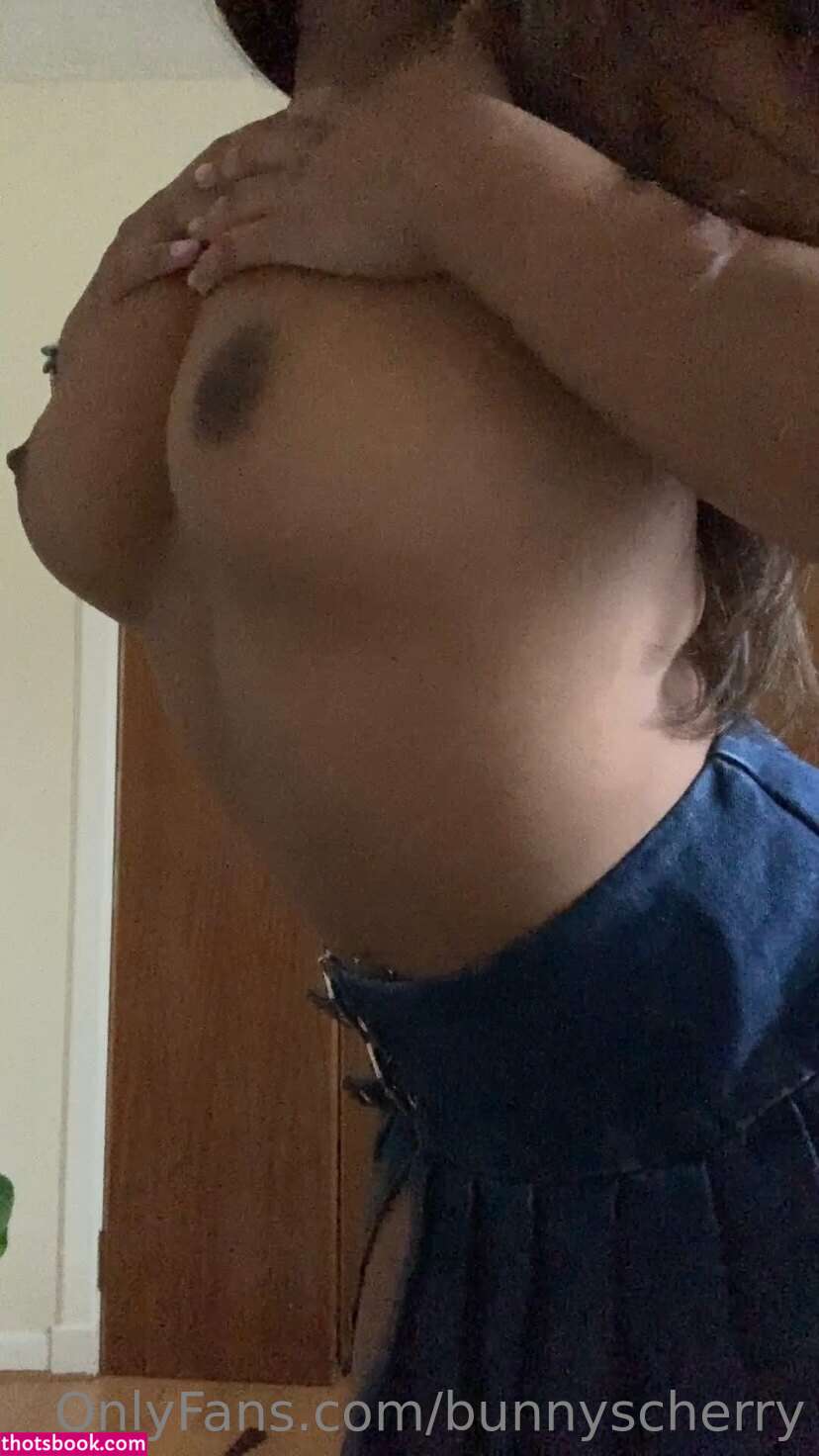 Bunnyscherry Photo #9