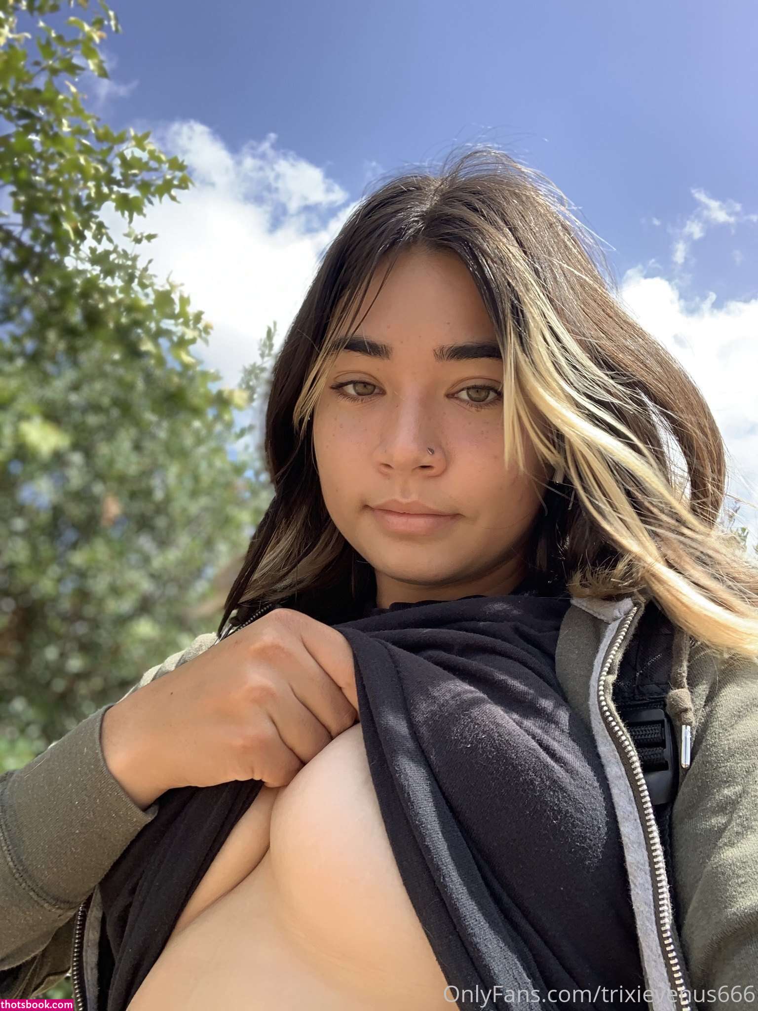 Trixievenus666 Photo #69