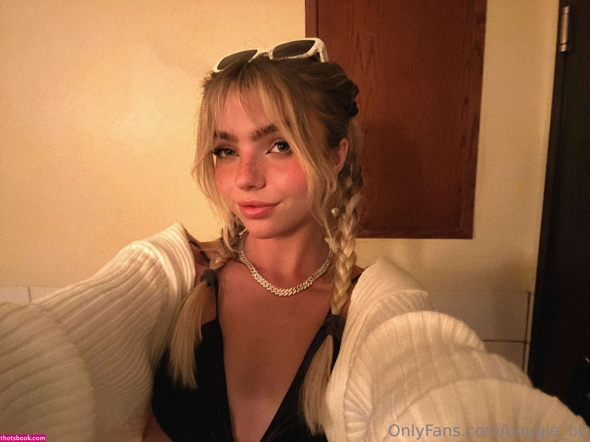 Brie Belle Photo #13