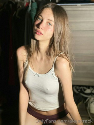 Aleja Crack Photo #22