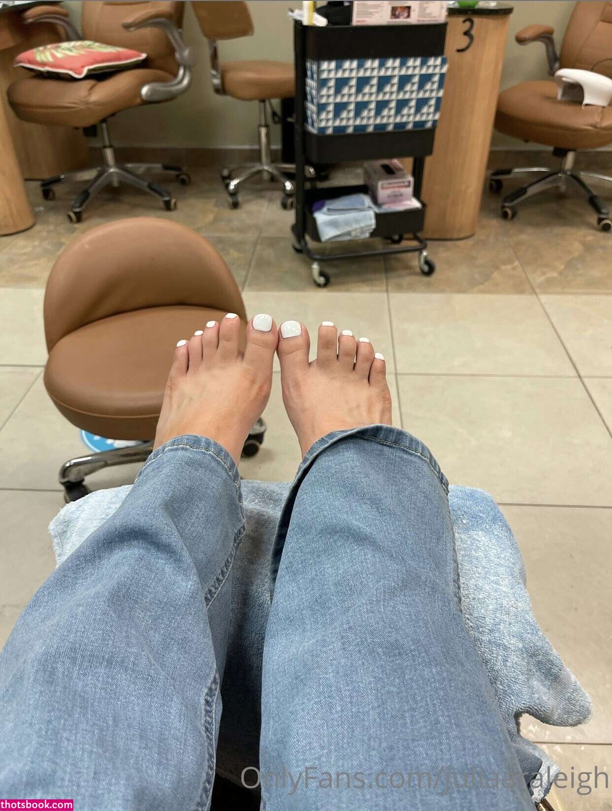 Julia Raleigh Photo #16