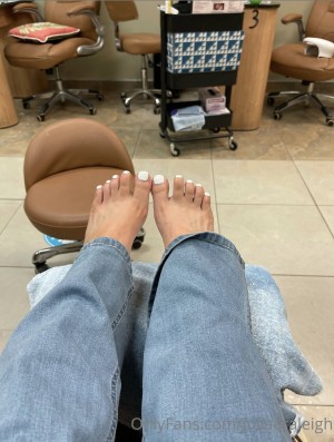 Julia Raleigh Photo #16