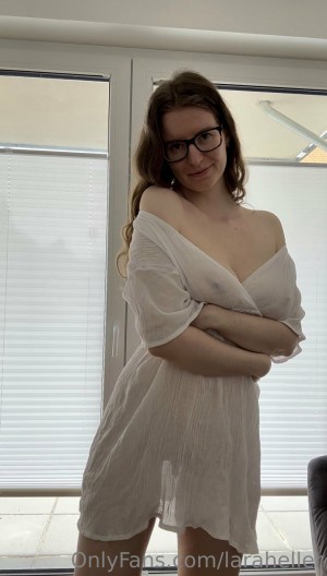 Laraheller Photo #16