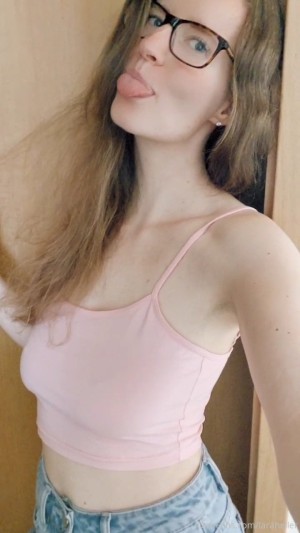 Laraheller Photo #41