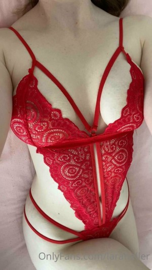 Laraheller Photo #78