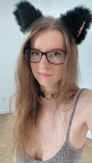 Laraheller Photo #174