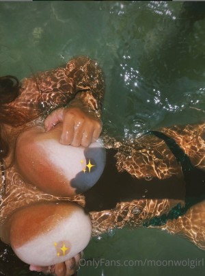 moonwolgirl Photo #16