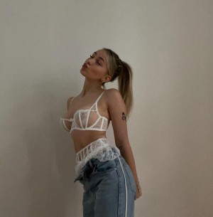 Ema Louise Photo #29