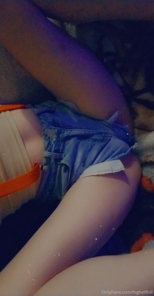 Hillary Highelfhill Photo #7