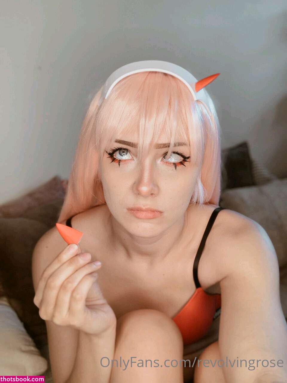 Revolvingrose Photo #9