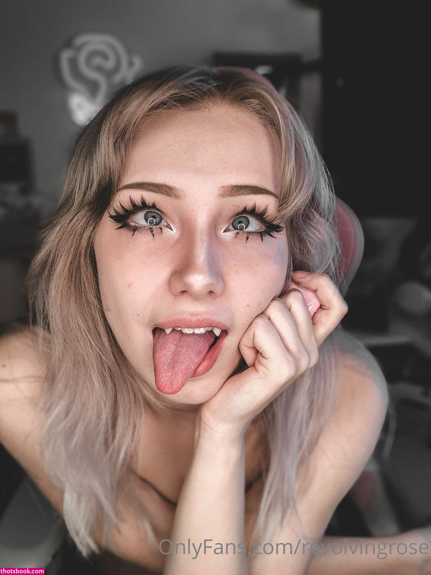 Revolvingrose Photo #113