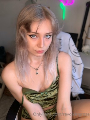 Revolvingrose Photo #107