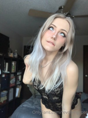 Revolvingrose Photo #184