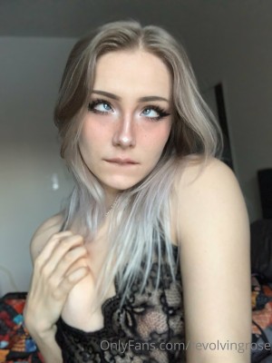 Revolvingrose Photo #186