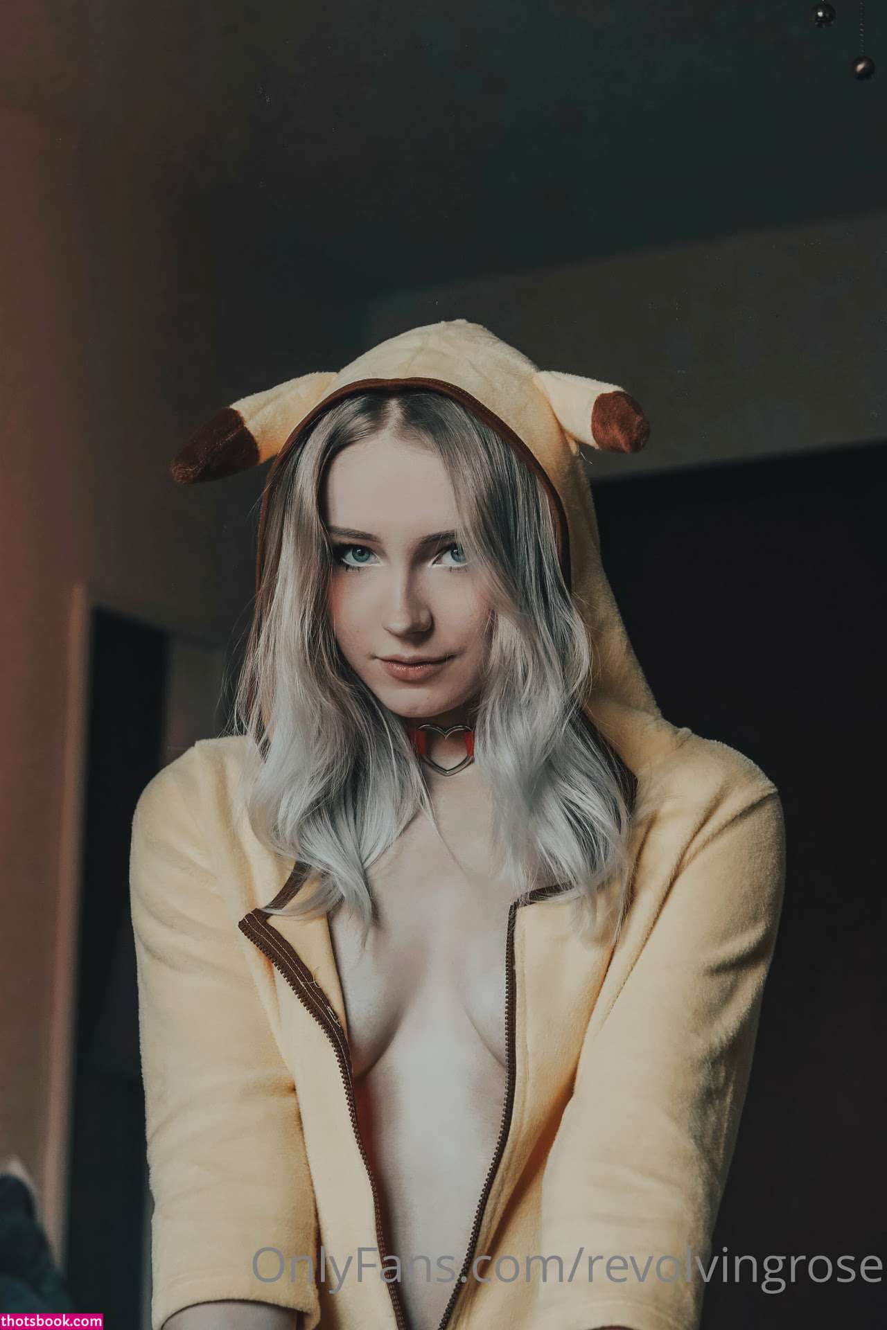 Revolvingrose Photo #216