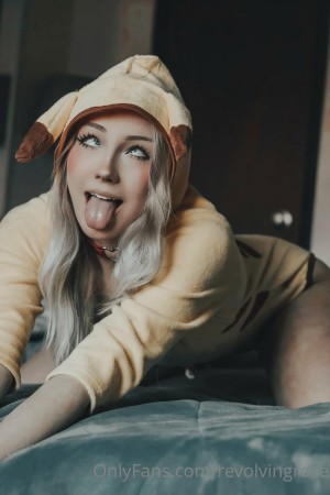 Revolvingrose Photo #214