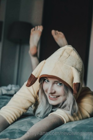 Revolvingrose Photo #217