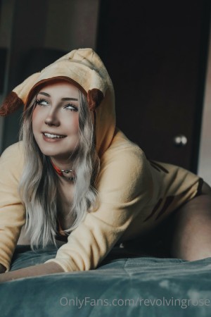 Revolvingrose Photo #218