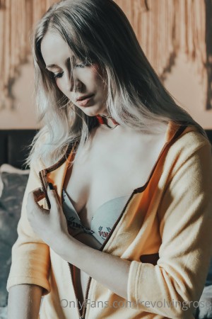 Revolvingrose Photo #219