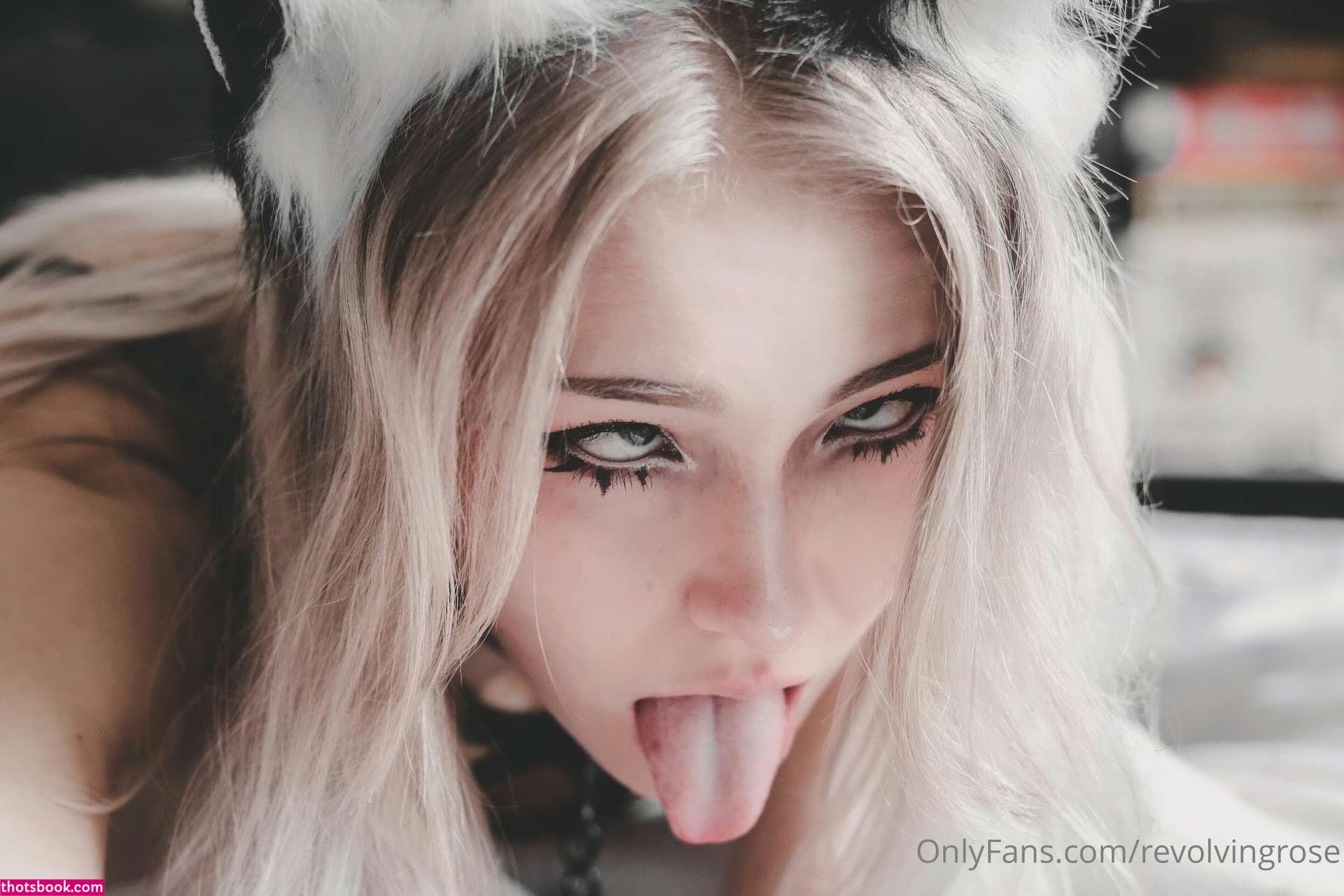 Revolvingrose Photo #251