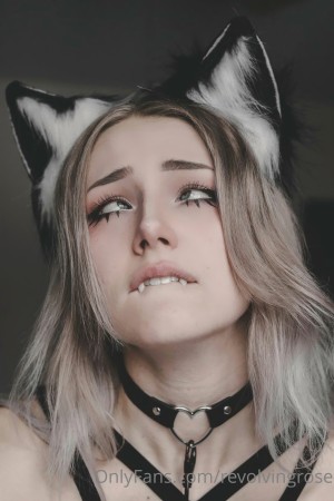 Revolvingrose Photo #237