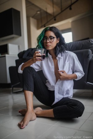 Sailor Gwen Photo #35