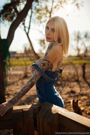 Tascha Punkt Photo #30