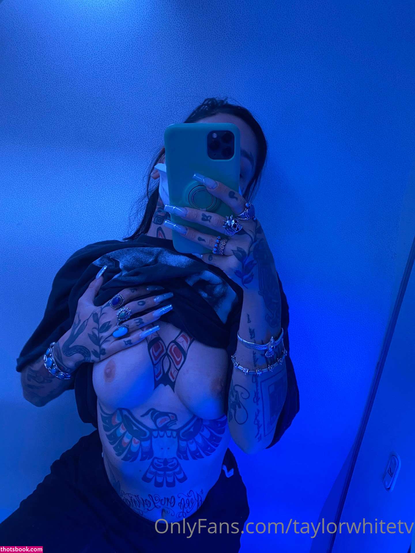 taylorwhitetv Photo #13