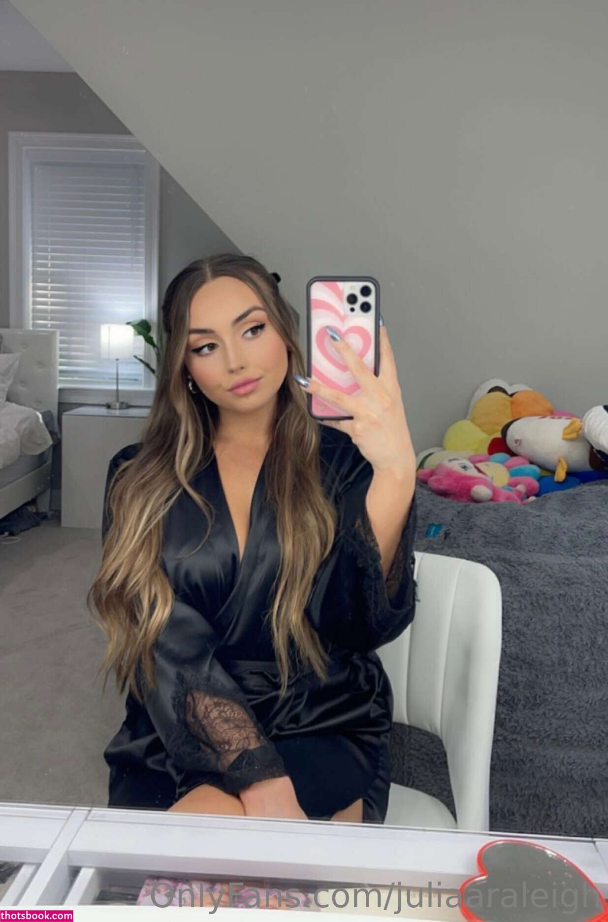 Julia Raleigh Photo #133