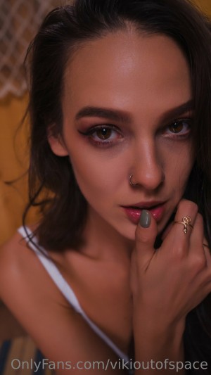 Vikioutofspace Photo #47