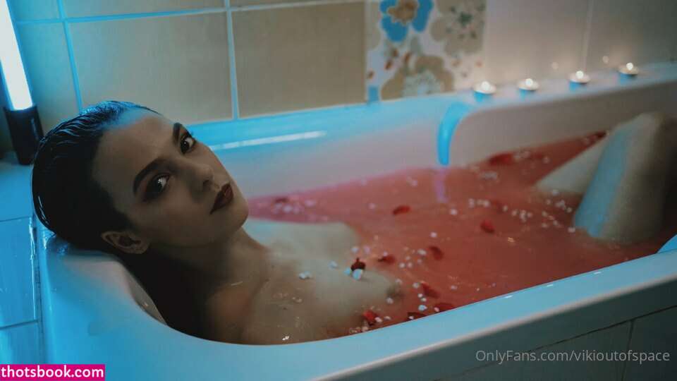 Vikioutofspace Photo #181