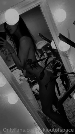 Vikioutofspace Photo #237