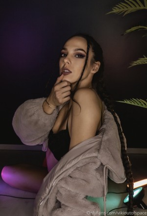 Vikioutofspace Photo #280