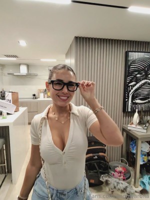 Angie Varona Photo #337