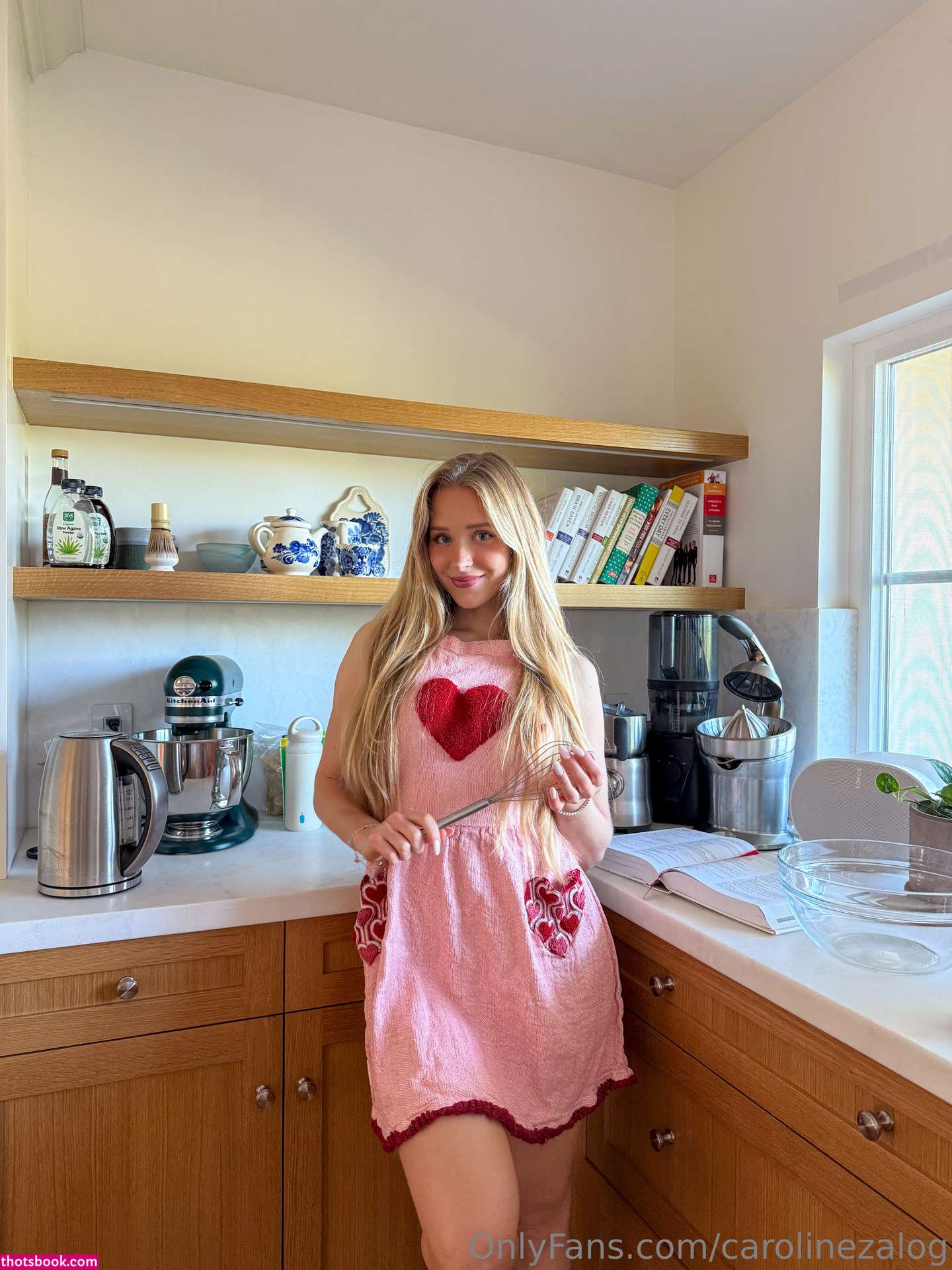 Caroline Zalog Photo #1282