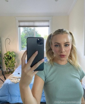 Daisy Keech Photo #689