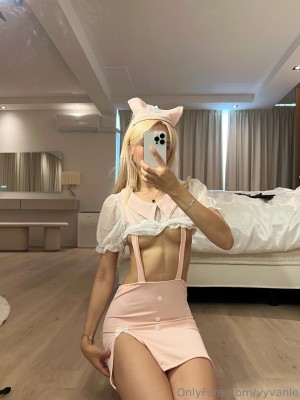 Vyvan Le Photo #1140