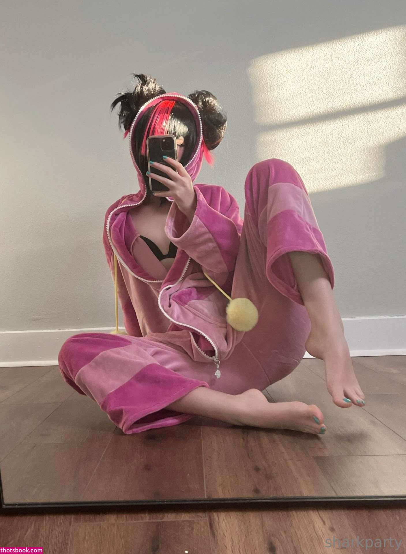 Sharkparty Photo #112