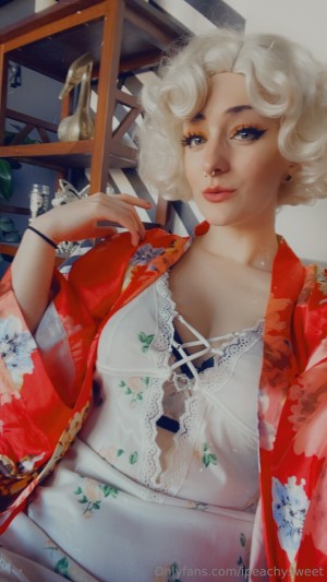 ipeachysweet Photo #110